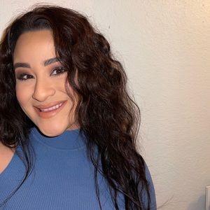 Meet your Posher, Iris